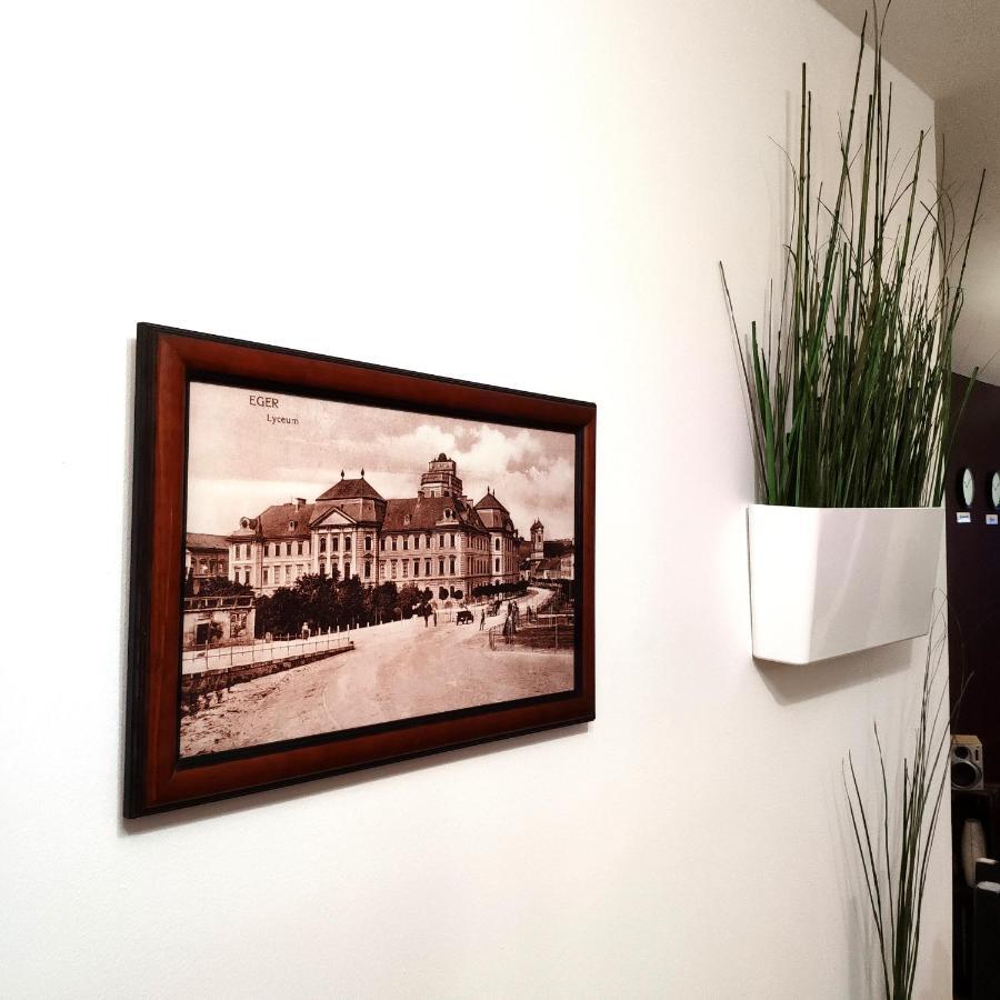 Color Apartmanok Eger Luaran gambar
