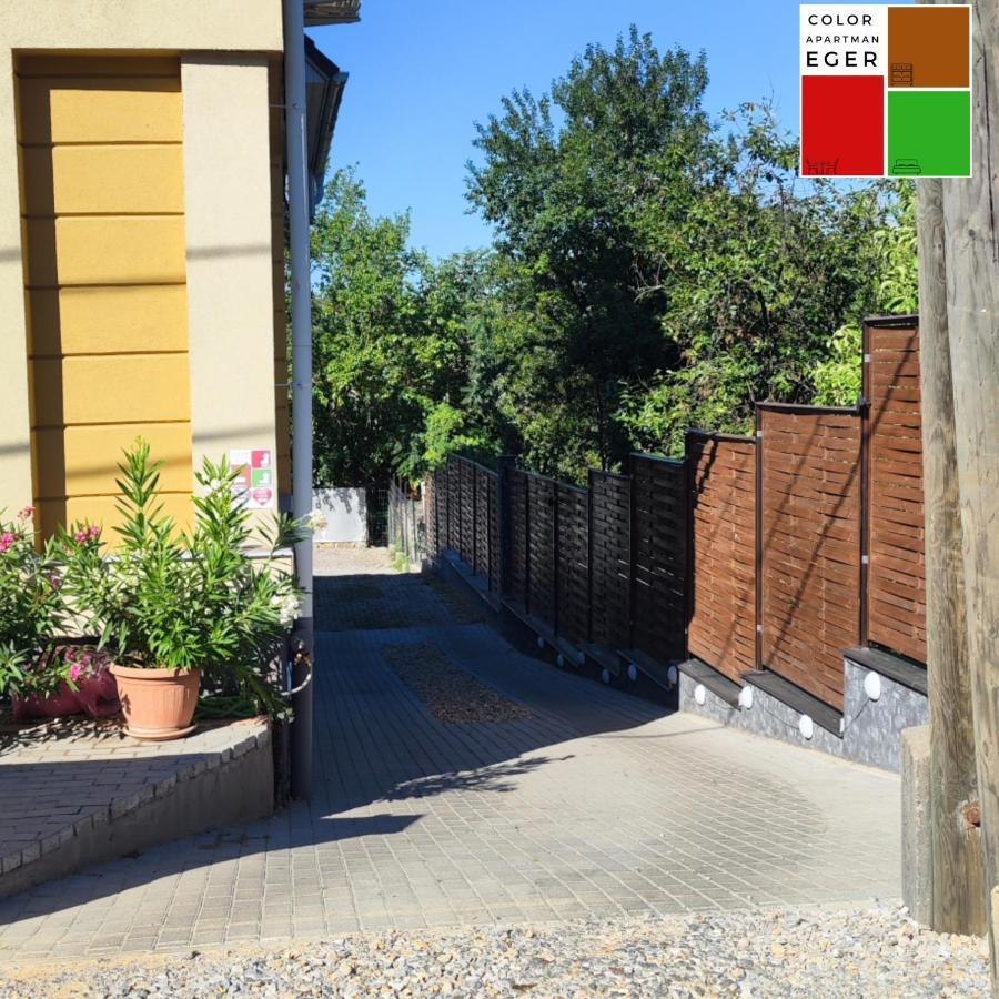 Color Apartmanok Eger Luaran gambar