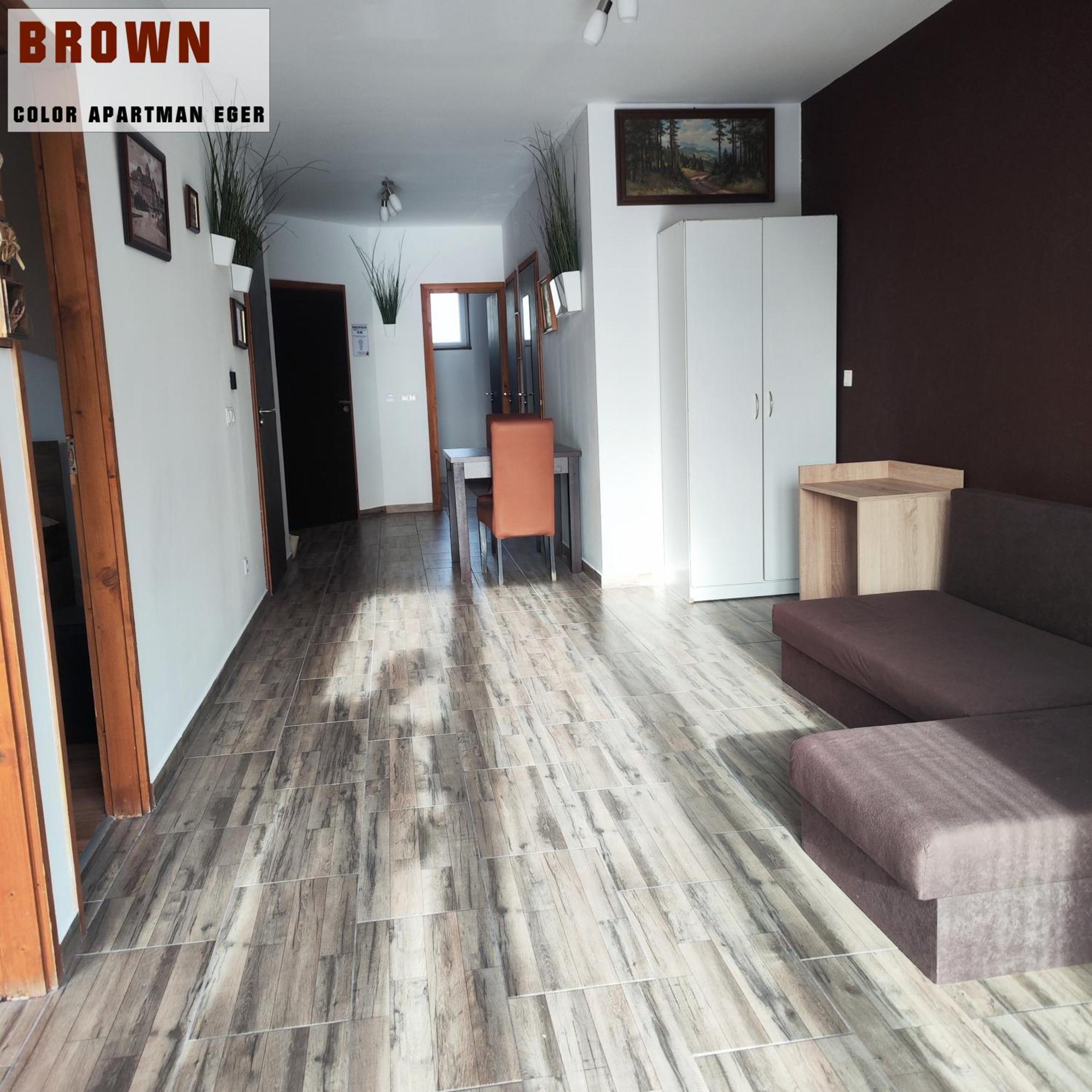 Color Apartmanok Eger Luaran gambar