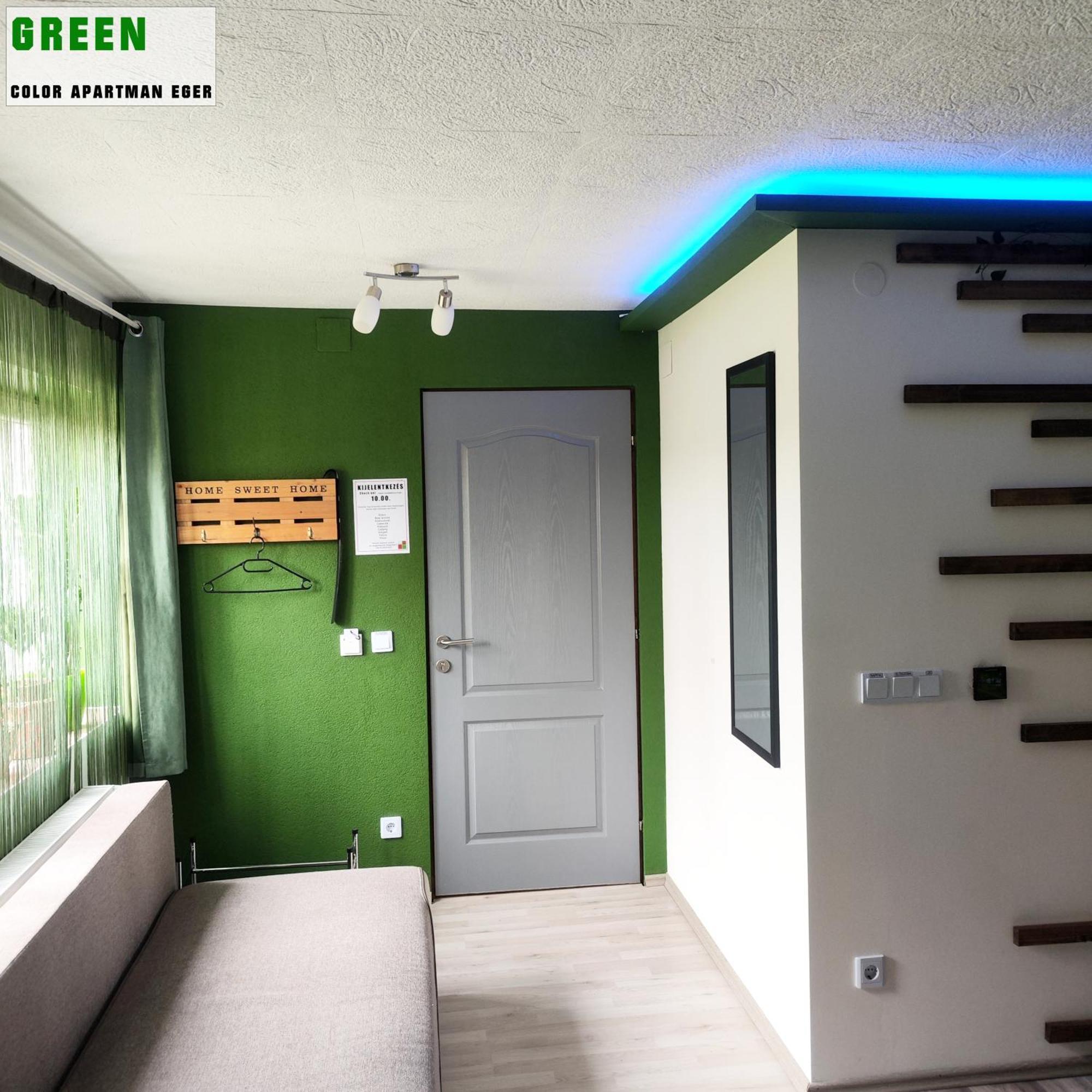 Color Apartmanok Eger Luaran gambar
