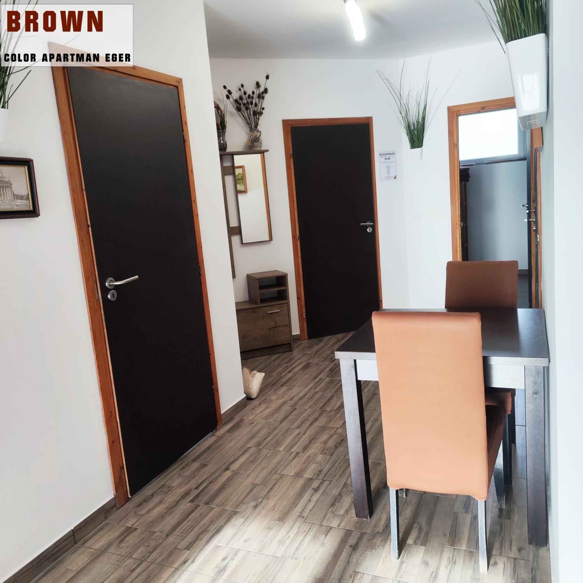 Color Apartmanok Eger Luaran gambar