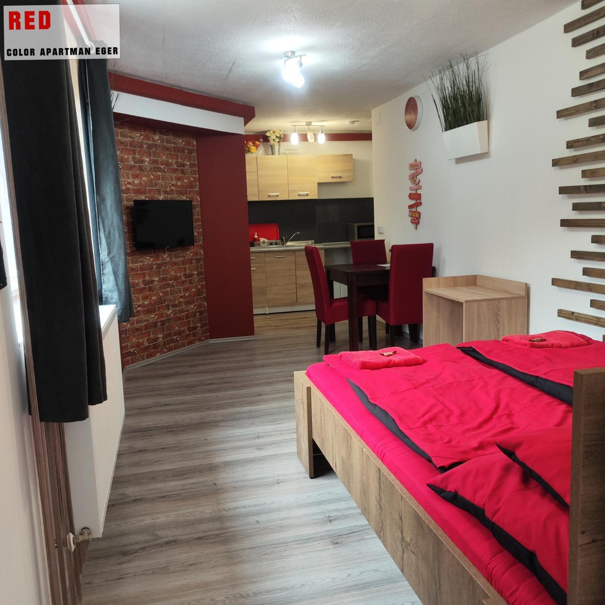 Color Apartmanok Eger Luaran gambar