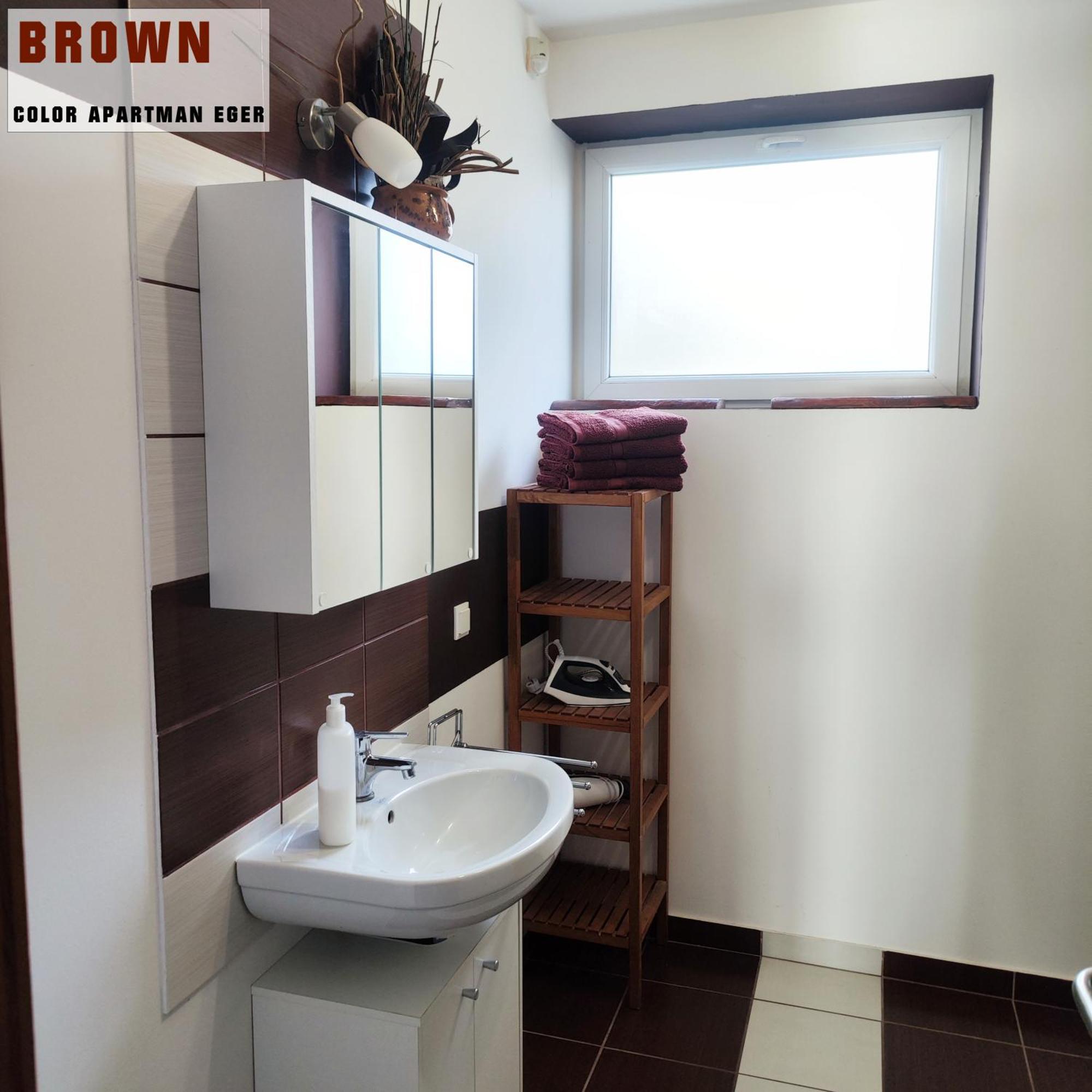Color Apartmanok Eger Luaran gambar