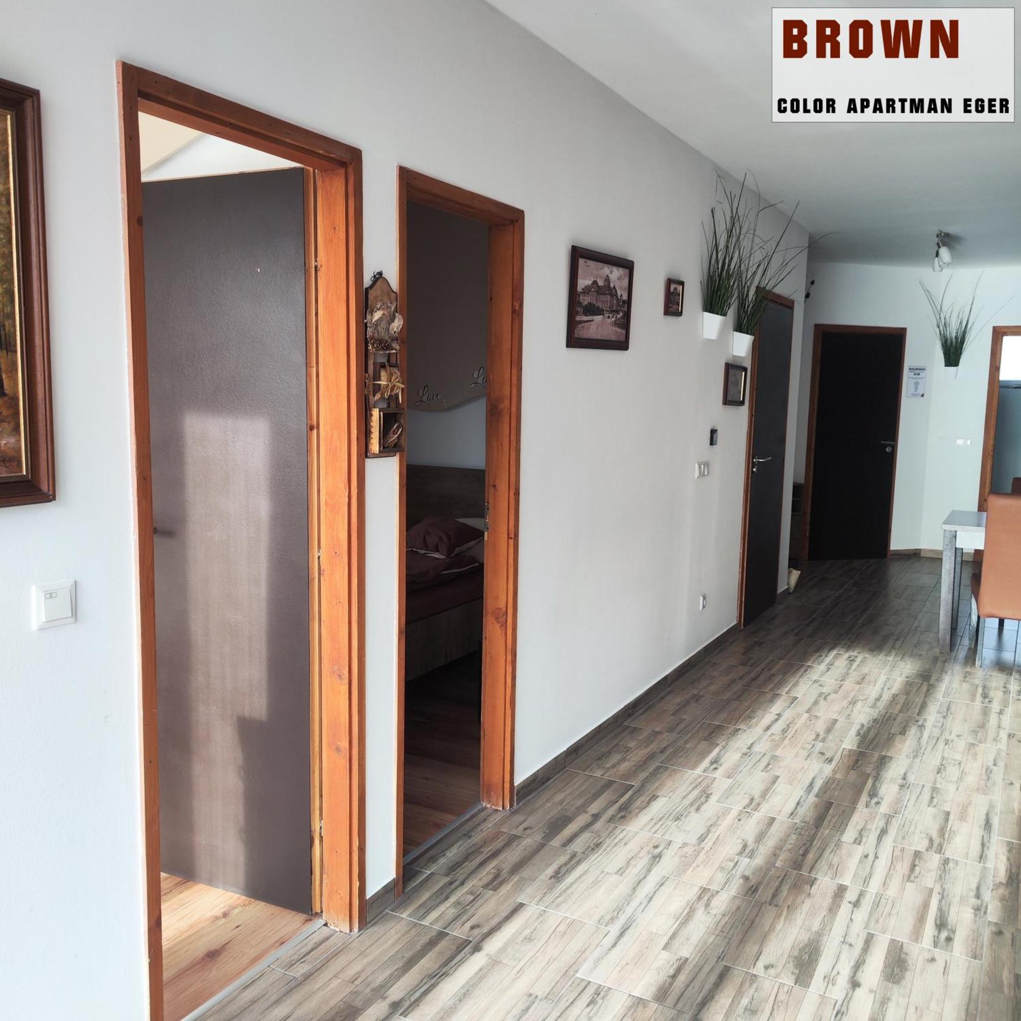 Color Apartmanok Eger Luaran gambar