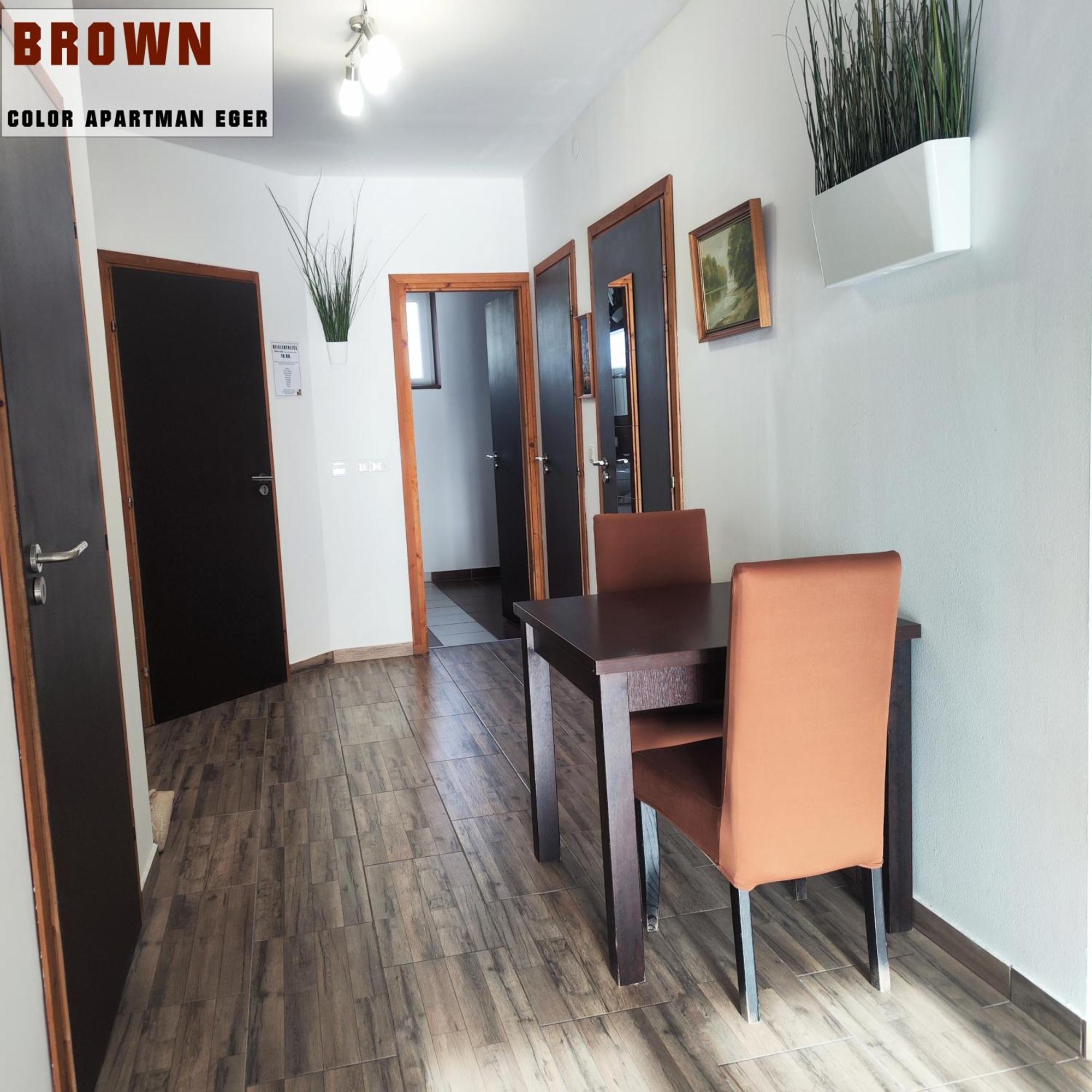 Color Apartmanok Eger Luaran gambar