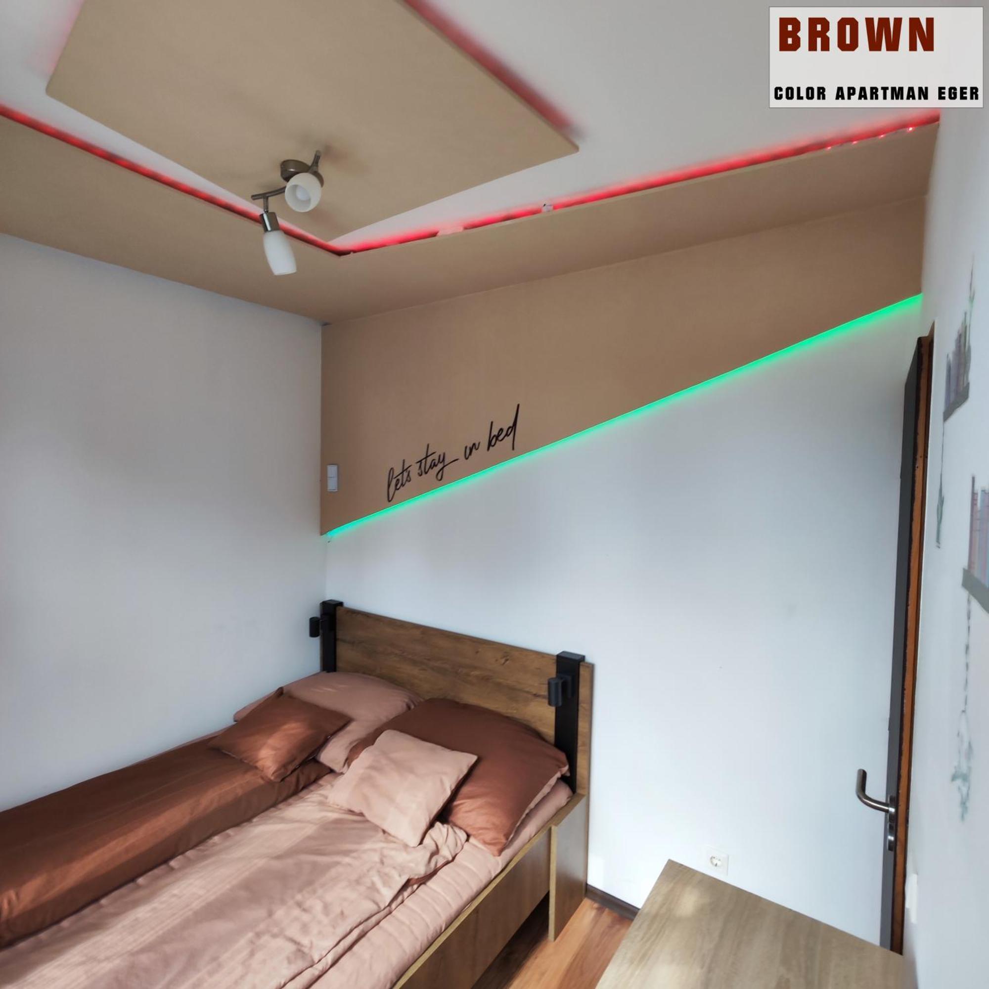 Color Apartmanok Eger Luaran gambar