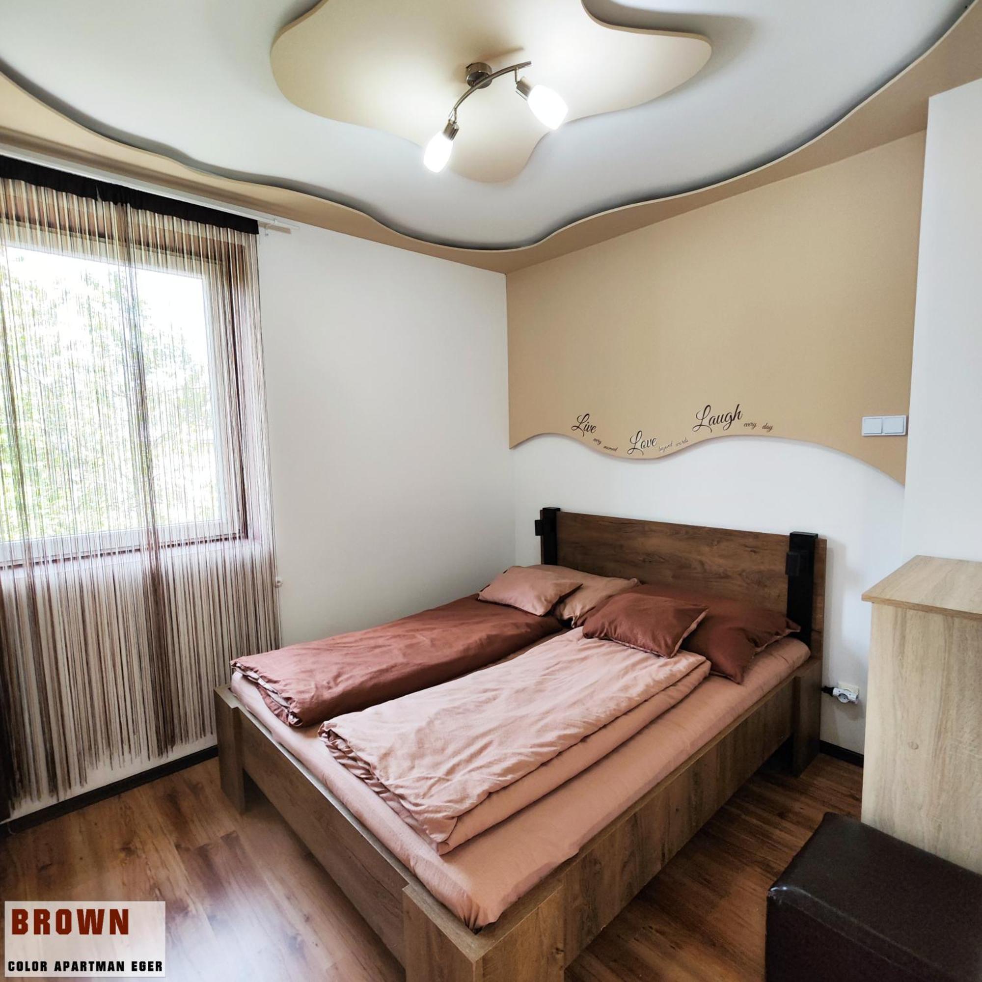 Color Apartmanok Eger Bilik gambar