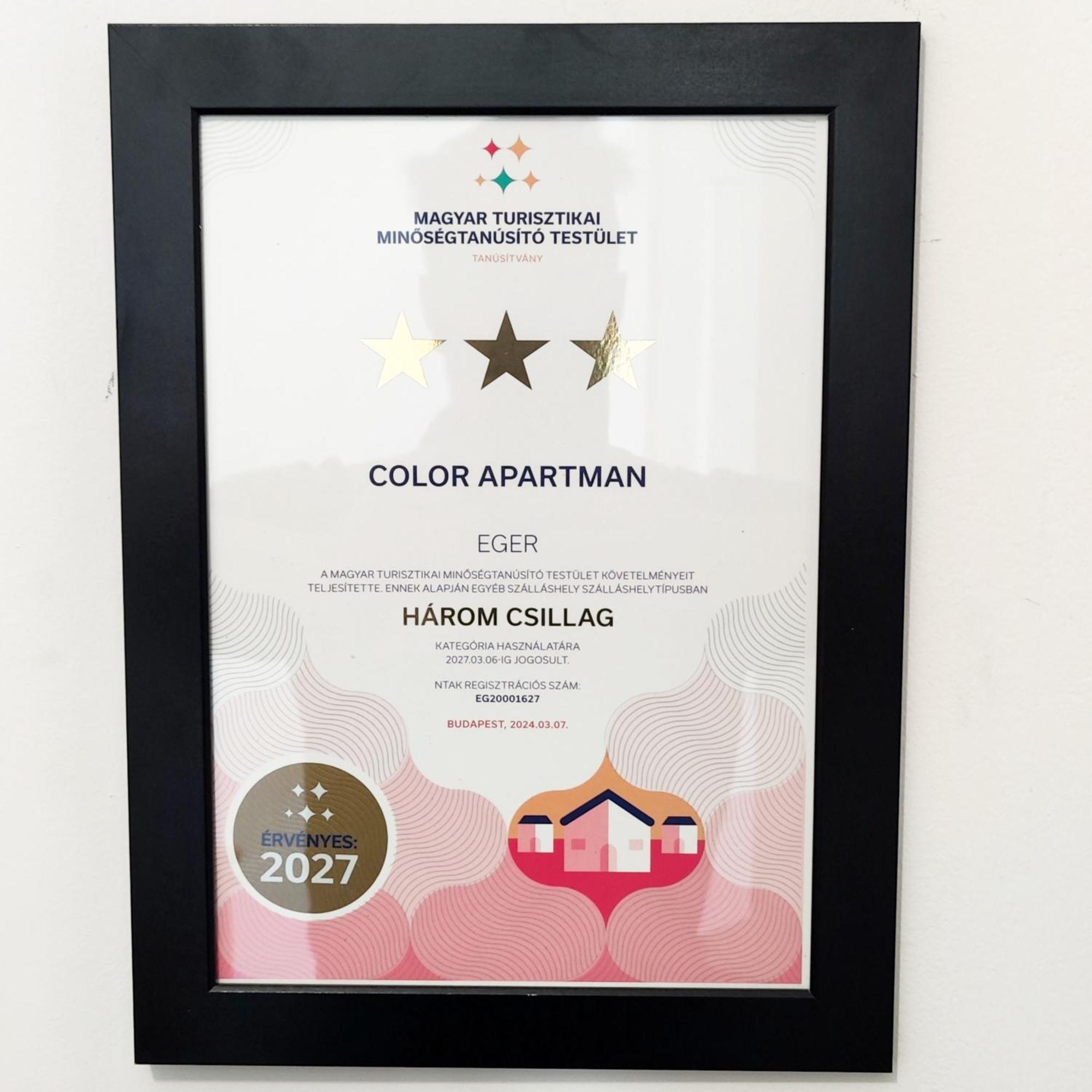 Color Apartmanok Eger Luaran gambar
