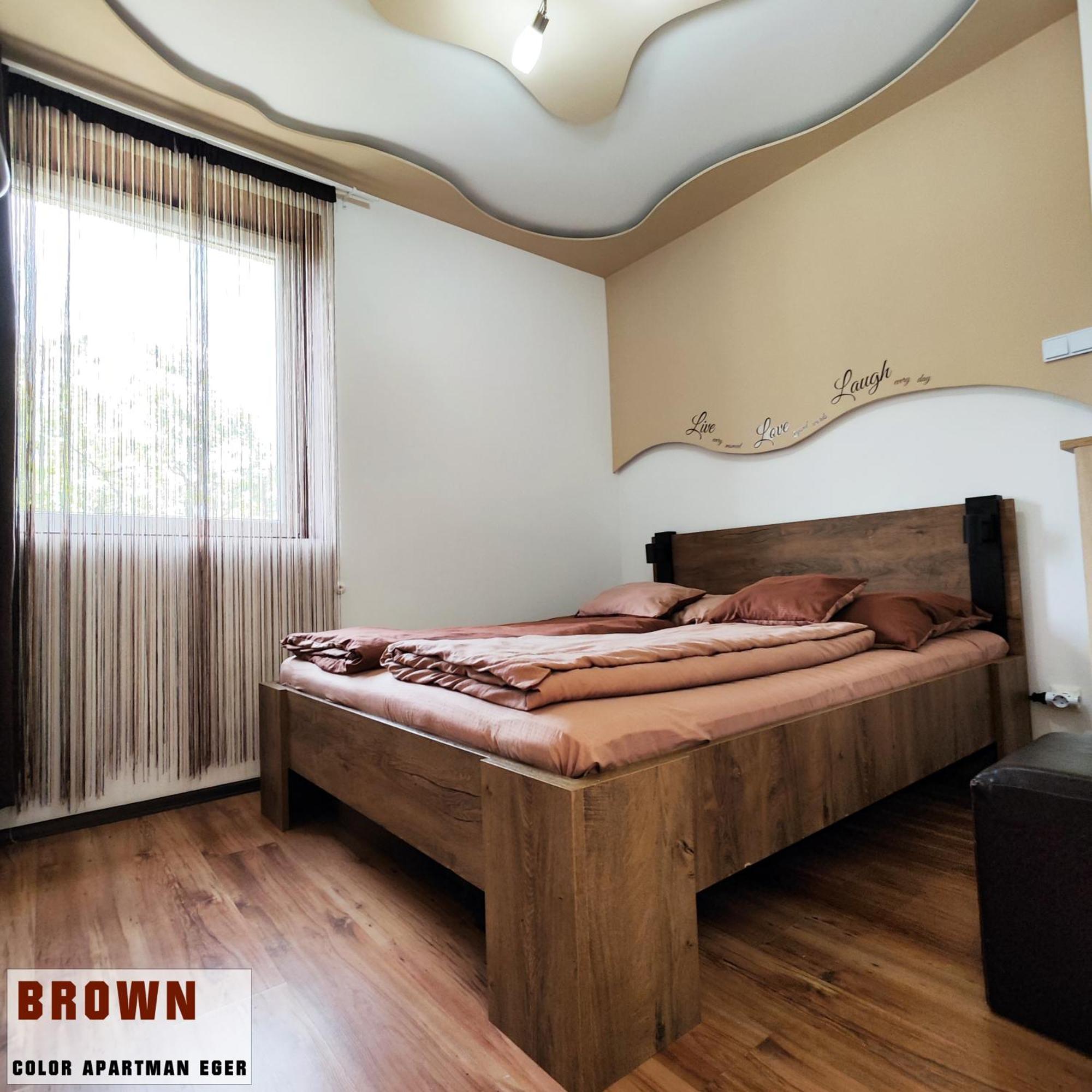 Color Apartmanok Eger Bilik gambar