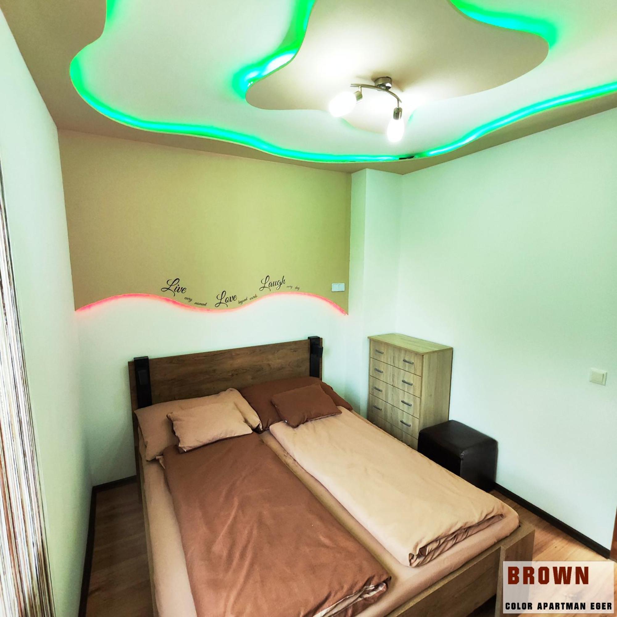 Color Apartmanok Eger Bilik gambar