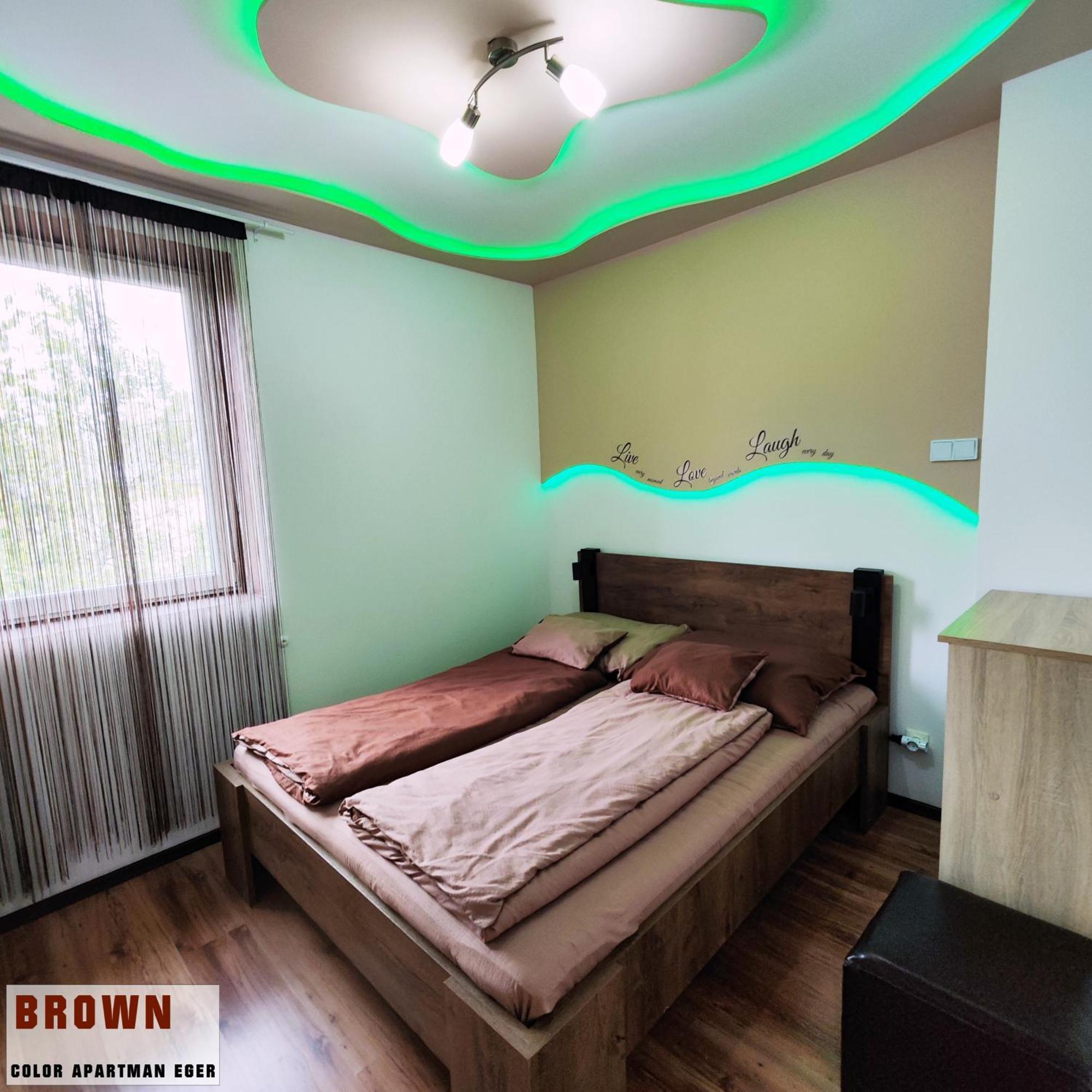 Color Apartmanok Eger Luaran gambar